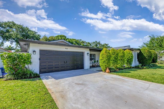 932 Evergreen Drive, North Palm Beach, FL 33408
