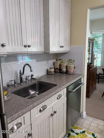 218 Ravenswood Road, Englishtown, NJ 07726