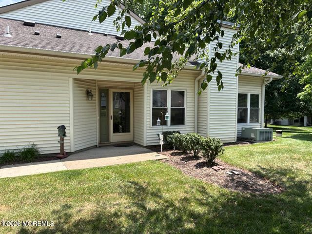 218 Ravenswood Road, Englishtown, NJ 07726