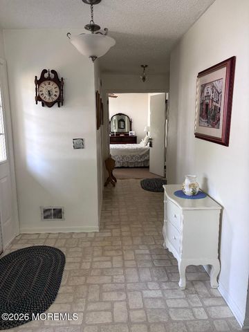 218 Ravenswood Road, Englishtown, NJ 07726