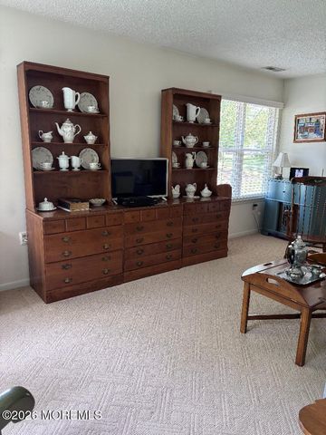 218 Ravenswood Road, Englishtown, NJ 07726
