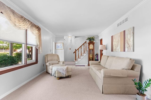 534 Forestbrooke Court, Saline, MI 48176