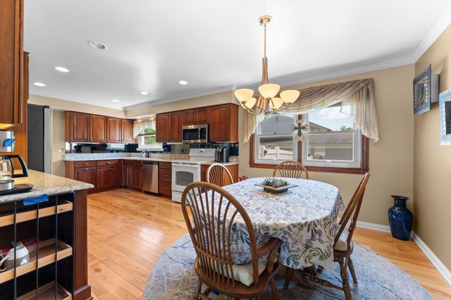534 Forestbrooke Court, Saline, MI 48176