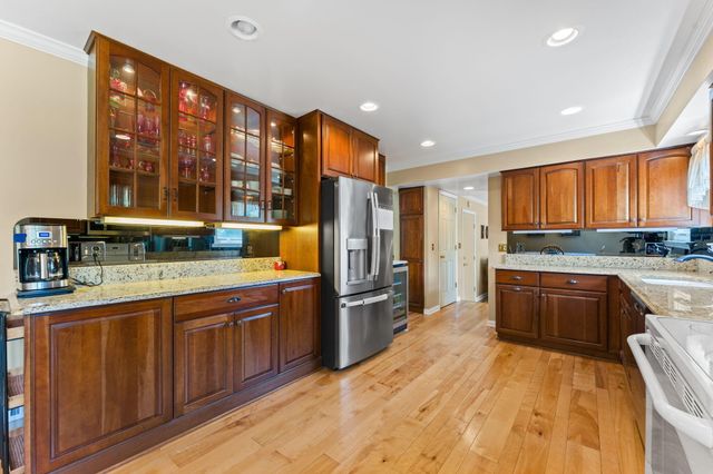 534 Forestbrooke Court, Saline, MI 48176