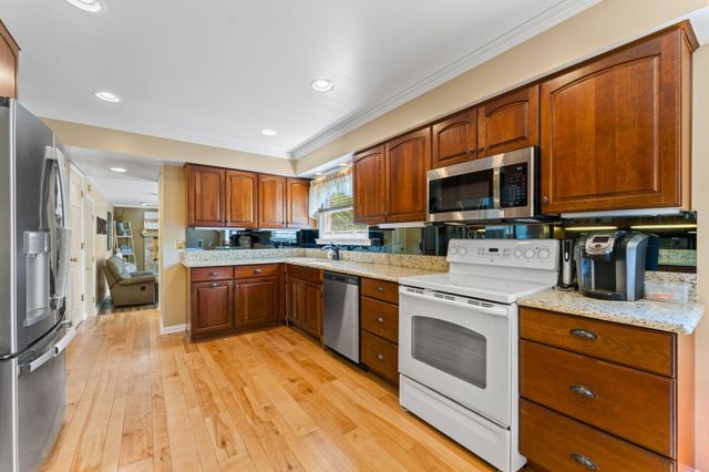 534 Forestbrooke Court, Saline, MI 48176