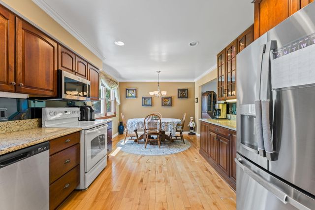 534 Forestbrooke Court, Saline, MI 48176