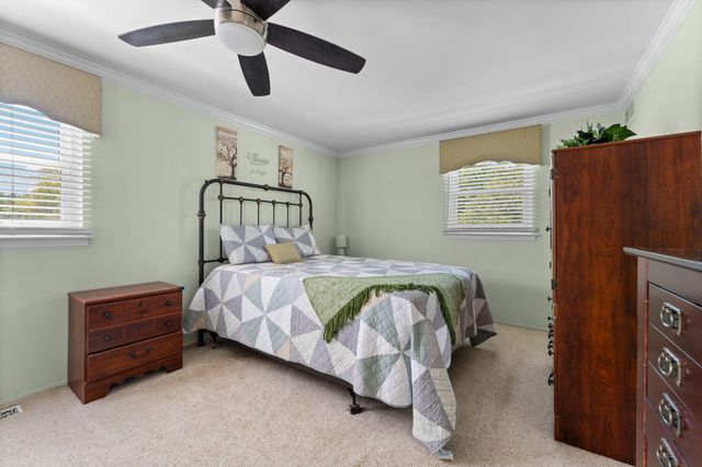 534 Forestbrooke Court, Saline, MI 48176