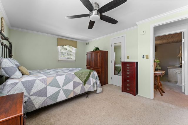 534 Forestbrooke Court, Saline, MI 48176