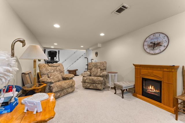 534 Forestbrooke Court, Saline, MI 48176