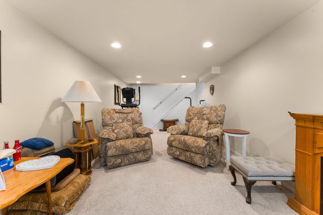 534 Forestbrooke Court, Saline, MI 48176