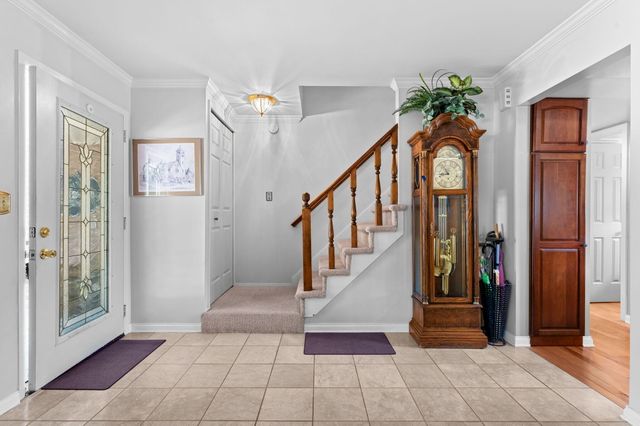 534 Forestbrooke Court, Saline, MI 48176