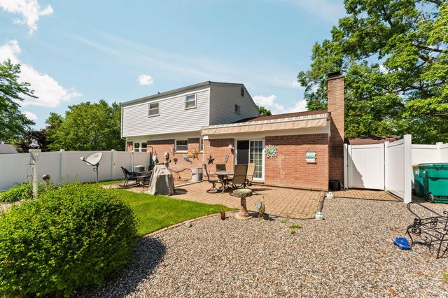 534 Forestbrooke Court, Saline, MI 48176