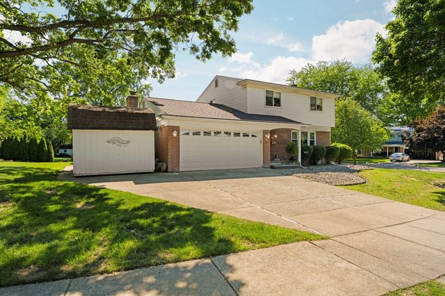534 Forestbrooke Court, Saline, MI 48176