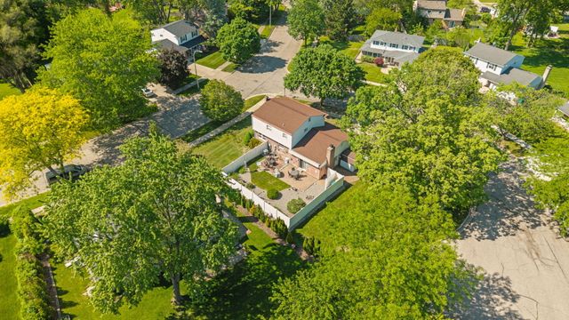 534 Forestbrooke Court, Saline, MI 48176