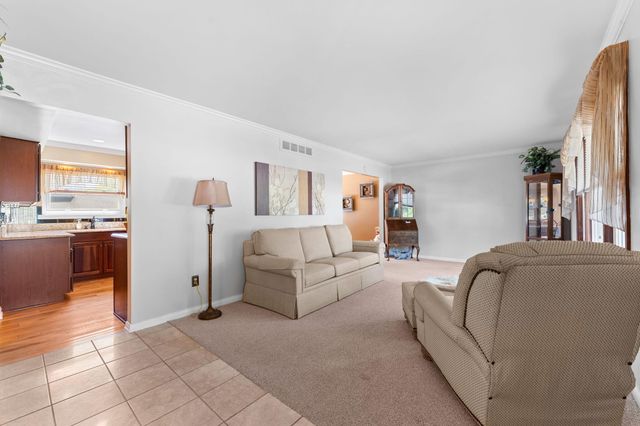 534 Forestbrooke Court, Saline, MI 48176