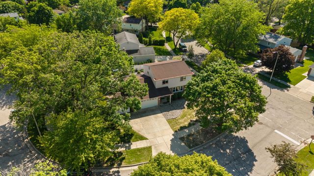 534 Forestbrooke Court, Saline, MI 48176