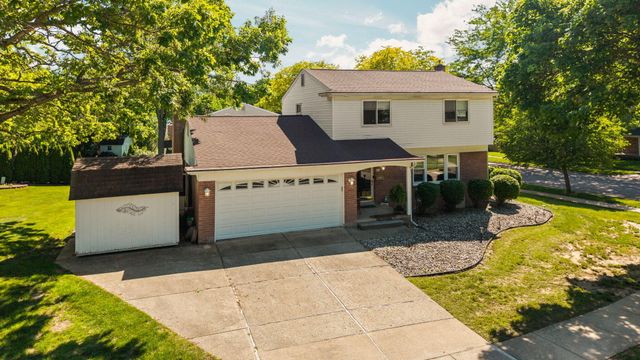 534 Forestbrooke Court, Saline, MI 48176