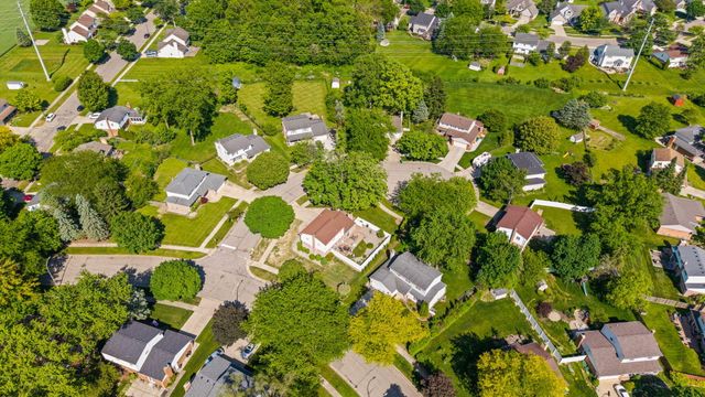 534 Forestbrooke Court, Saline, MI 48176