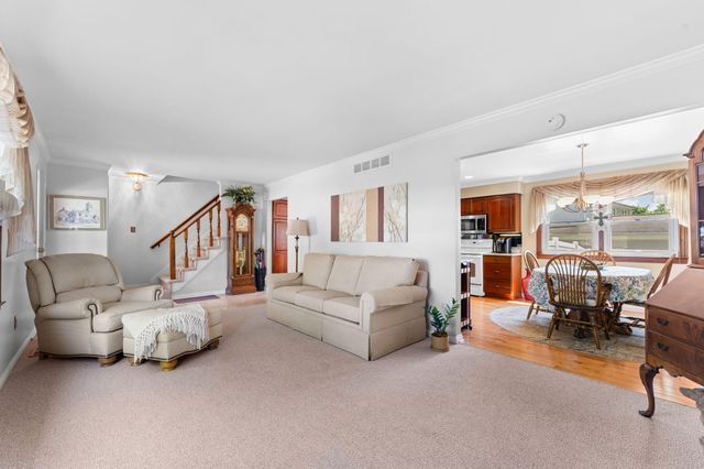 534 Forestbrooke Court, Saline, MI 48176