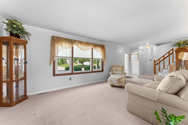 534 Forestbrooke Court, Saline, MI 48176