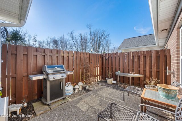 4419 Garden Leaf Dr, Louisville, KY 40241