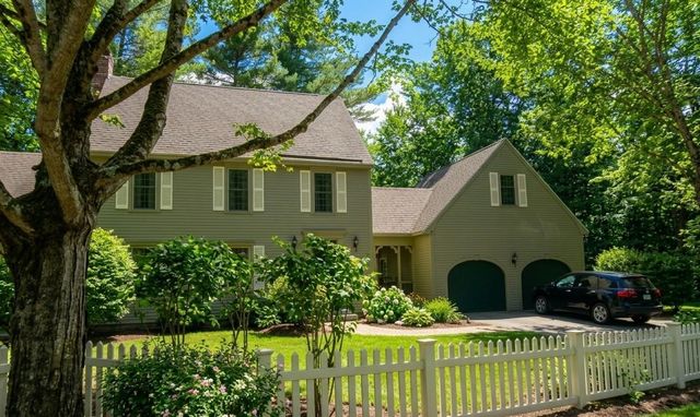 29 Lexington Drive, Atkinson, NH 03811