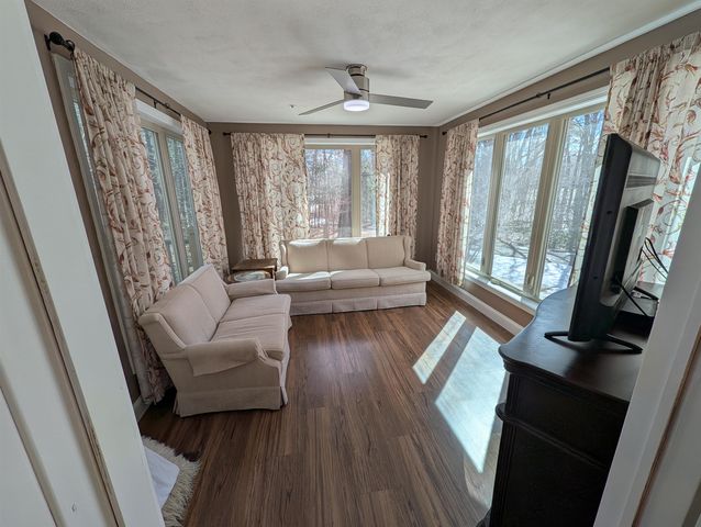 29 Lexington Drive, Atkinson, NH 03811