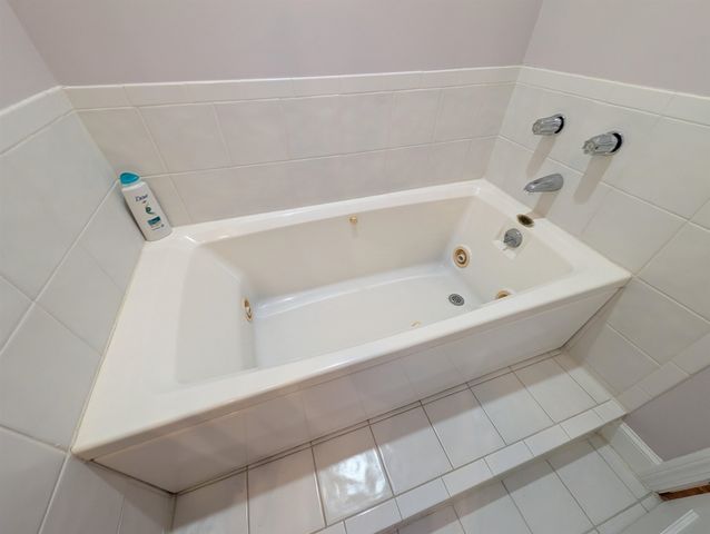 29 Lexington Drive, Atkinson, NH 03811