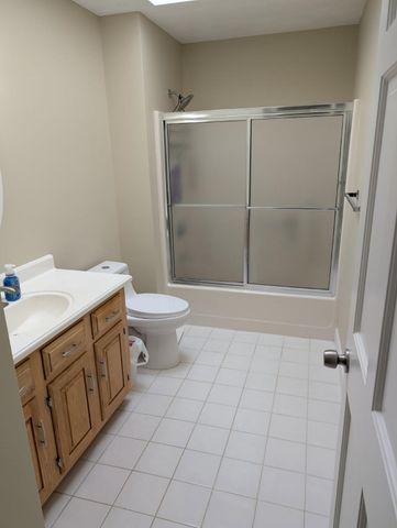 29 Lexington Drive, Atkinson, NH 03811