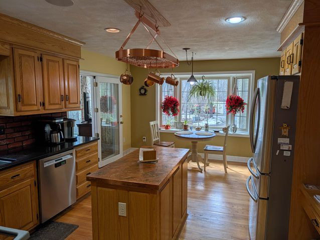 29 Lexington Drive, Atkinson, NH 03811