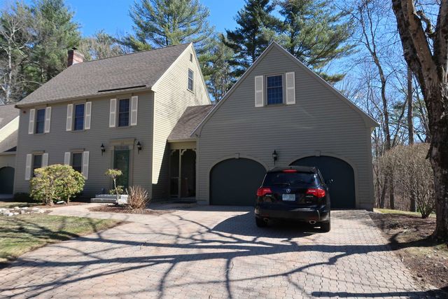 29 Lexington Drive, Atkinson, NH 03811