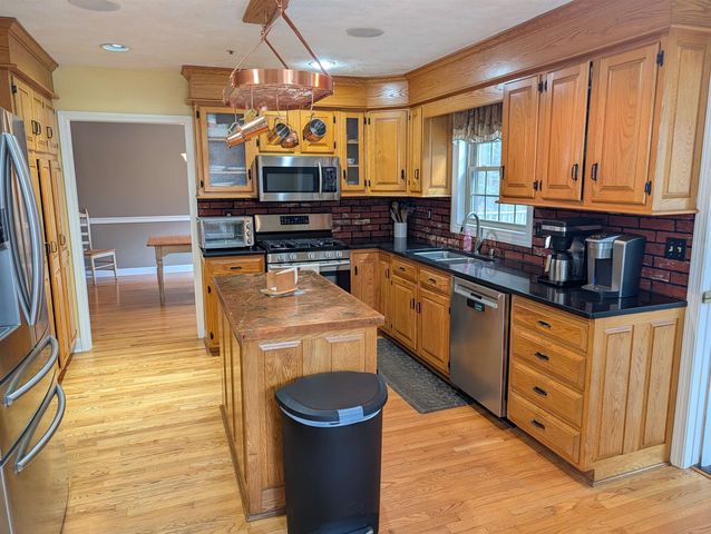 29 Lexington Drive, Atkinson, NH 03811