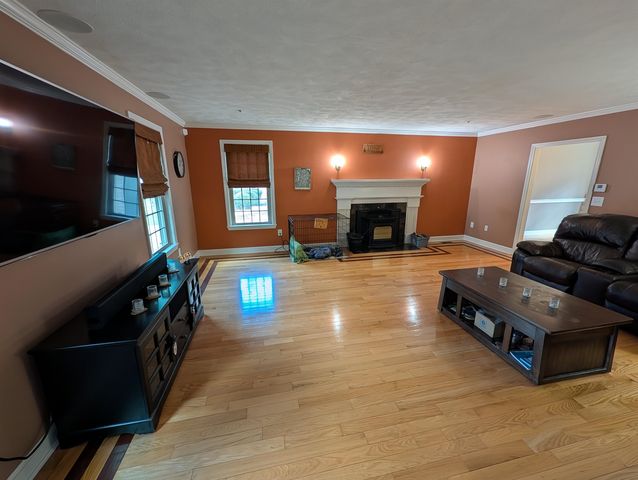 29 Lexington Drive, Atkinson, NH 03811