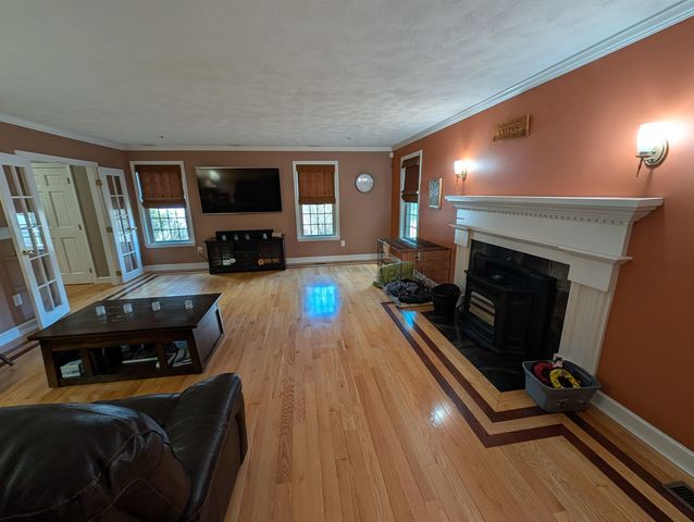 29 Lexington Drive, Atkinson, NH 03811