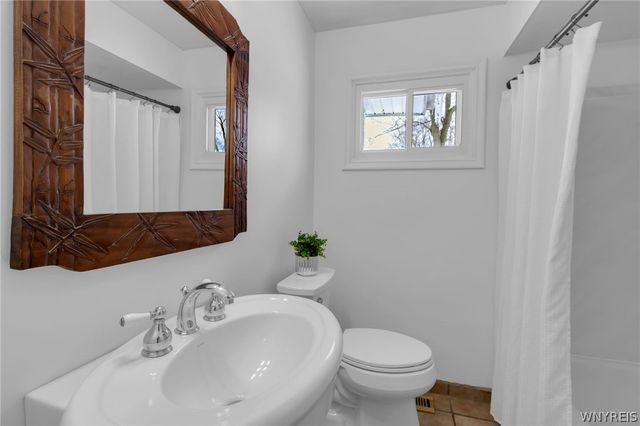 158 Overbrook Avenue, Tonawanda, NY 14150