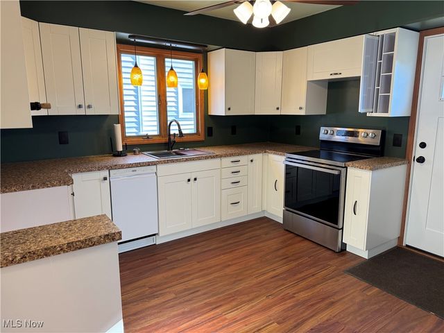 642 Marguerite Avenue, Cuyahoga Falls, OH 44221