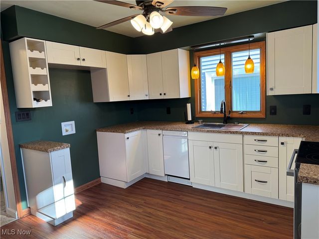 642 Marguerite Avenue, Cuyahoga Falls, OH 44221