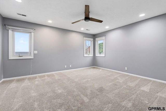 1113 Grenoble Drive, Bellevue, NE 68123