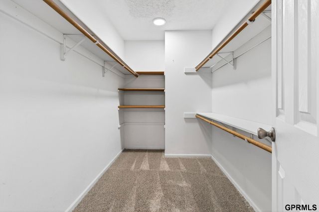 1113 Grenoble Drive, Bellevue, NE 68123