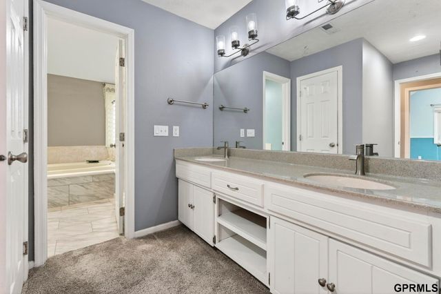 1113 Grenoble Drive, Bellevue, NE 68123