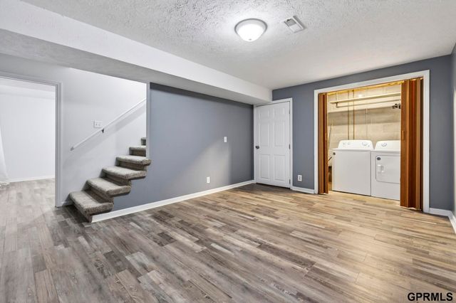 1113 Grenoble Drive, Bellevue, NE 68123