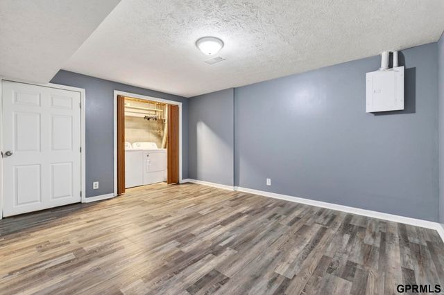 1113 Grenoble Drive, Bellevue, NE 68123