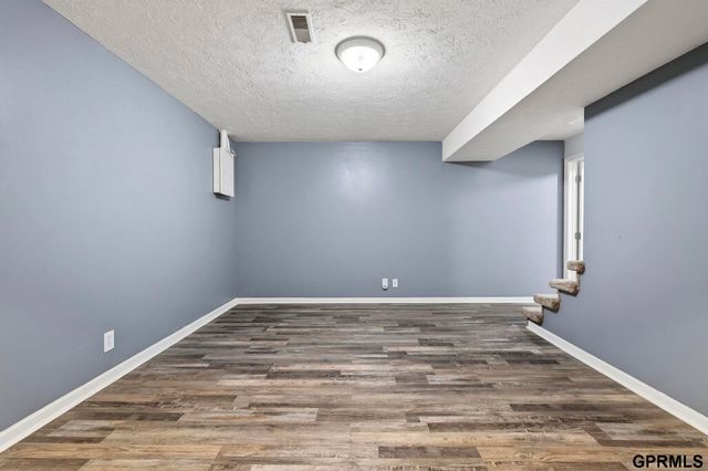 1113 Grenoble Drive, Bellevue, NE 68123