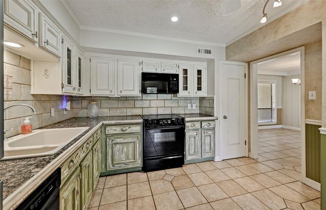 138 World Of Tennis SQ, Lakeway, TX 78738