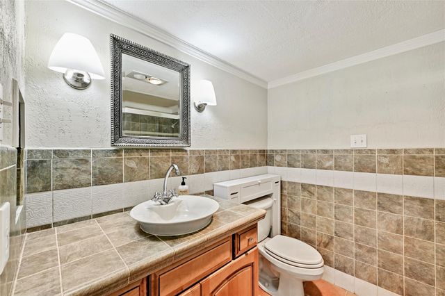 138 World Of Tennis SQ, Lakeway, TX 78738