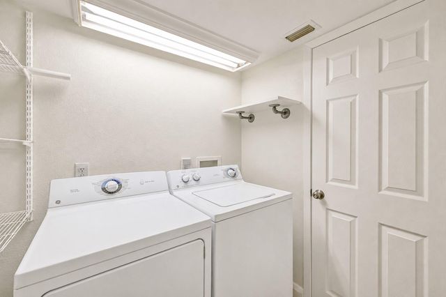 138 World Of Tennis SQ, Lakeway, TX 78738