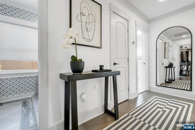 29 Martin Terrace, Hackensack, NJ 07601