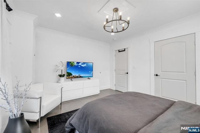 29 Martin Terrace, Hackensack, NJ 07601