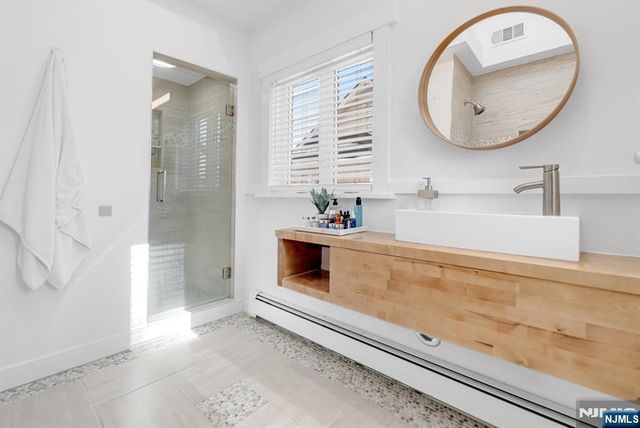 29 Martin Terrace, Hackensack, NJ 07601