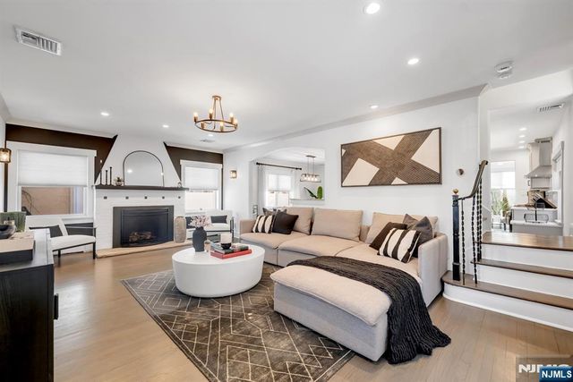 29 Martin Terrace, Hackensack, NJ 07601